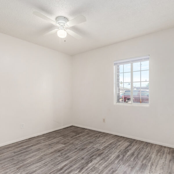 5955 W Mitchell Drive 5955 W Mitchell Drive