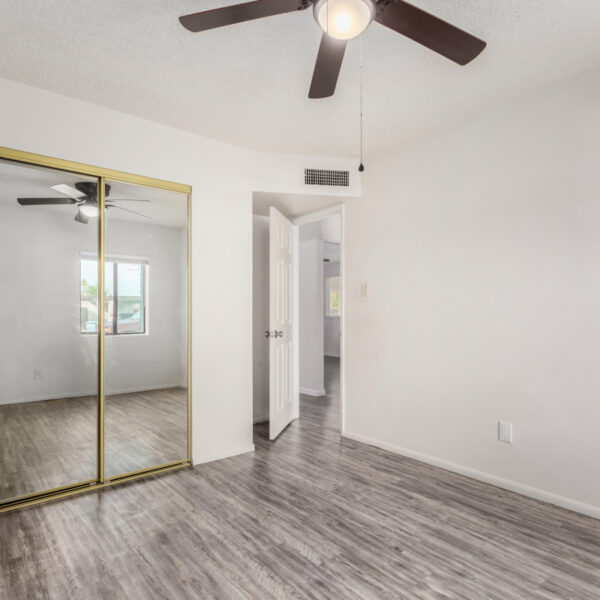 5955 W Mitchell Drive 5955 W Mitchell Drive